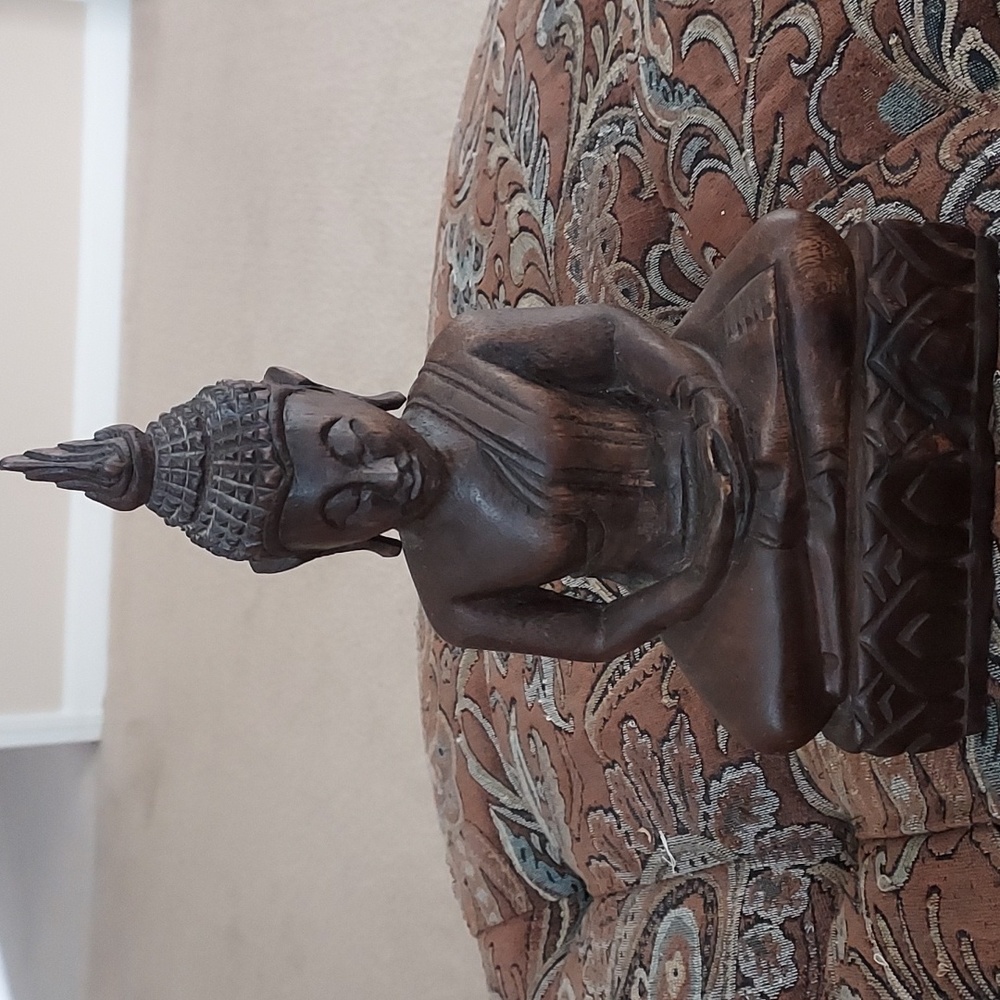 👩‍🎓2 for $15👩‍🎓Wood Carved Buddha